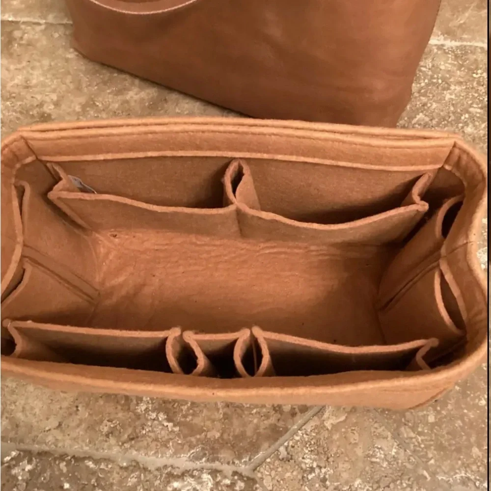 Madewell Transport Tote, Saddle, New with Tags - Picture 8 of 9